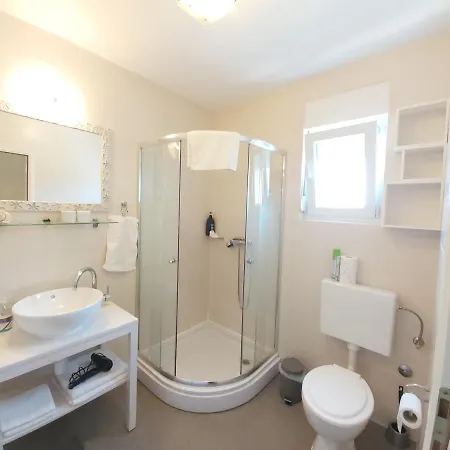 德拉季奇旅馆 招待所 扎达尔