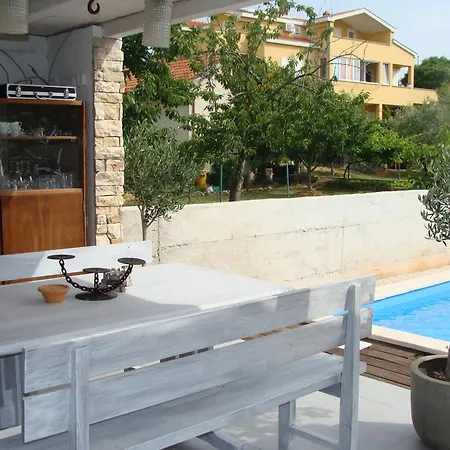 בית הארחה Dragic 3*