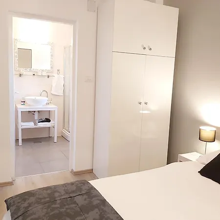 招待所 德拉季奇旅馆 3*